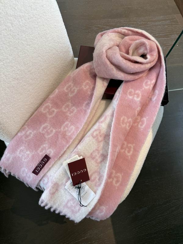 Gucci scarf 200X37cm E112862